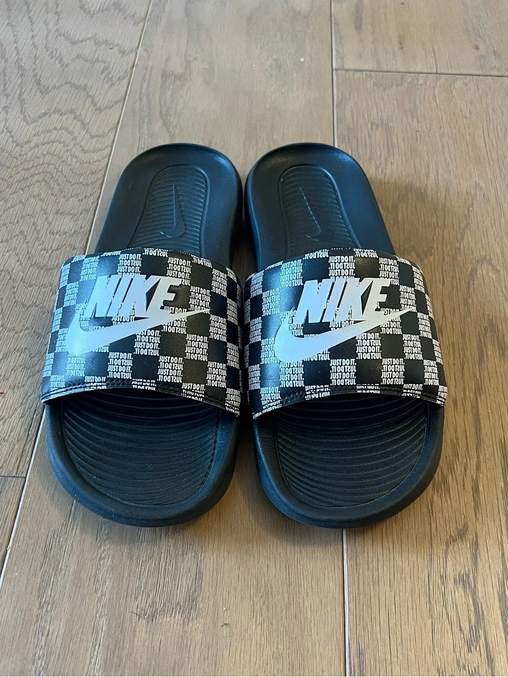 Nike Victori One Printed Black & White Checkered Slide Size 8